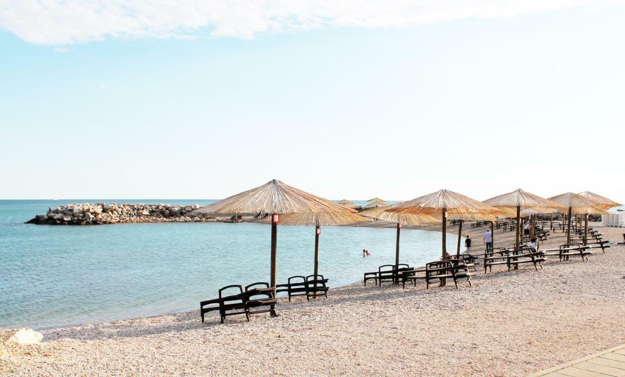 Boutique Apartment With Private Pool For Your Exclusive Use Novigrad Istria Kültér fotó